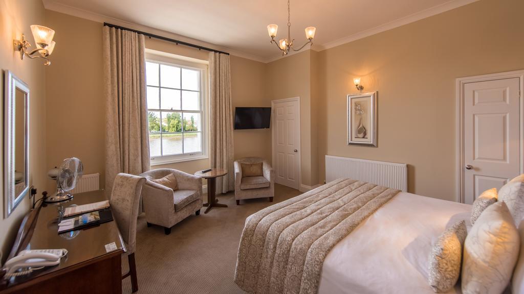 Superior Double or Twin Room River View
